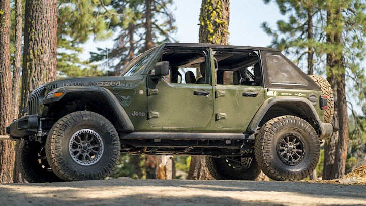 Factory Jeep Wrangler JL Half-Door Review | DrivingLine