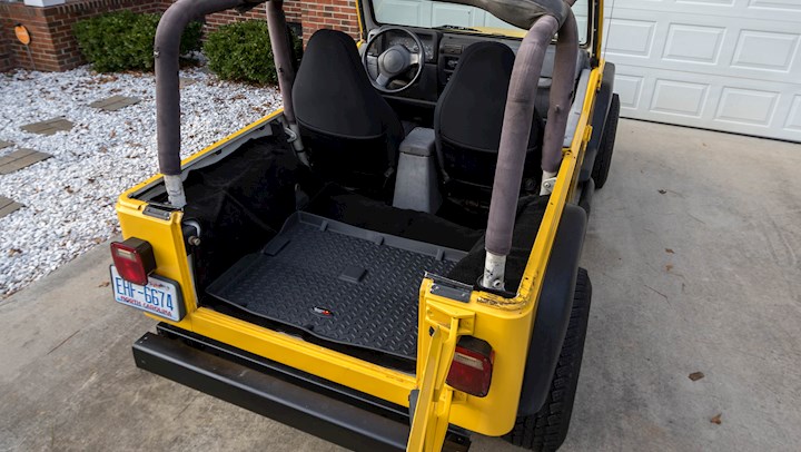 1997 Jeep Wrangler Interior Upgrade | DrivingLine