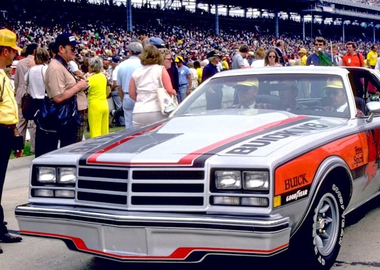 Sleeper Wagon The 1994 1996 Buick Roadmaster Estate