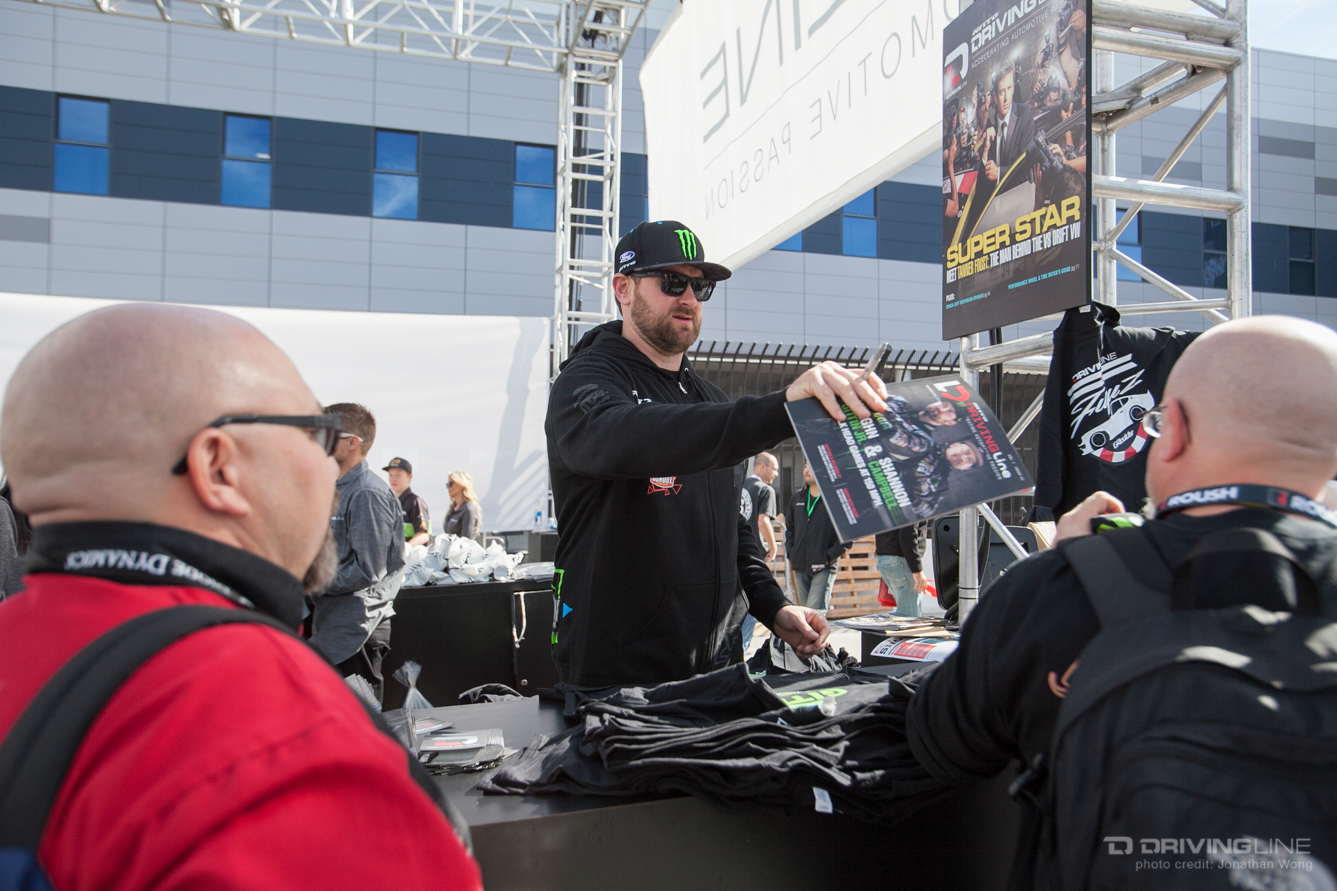 17dl sema 2015 d3 jw booth 01 02