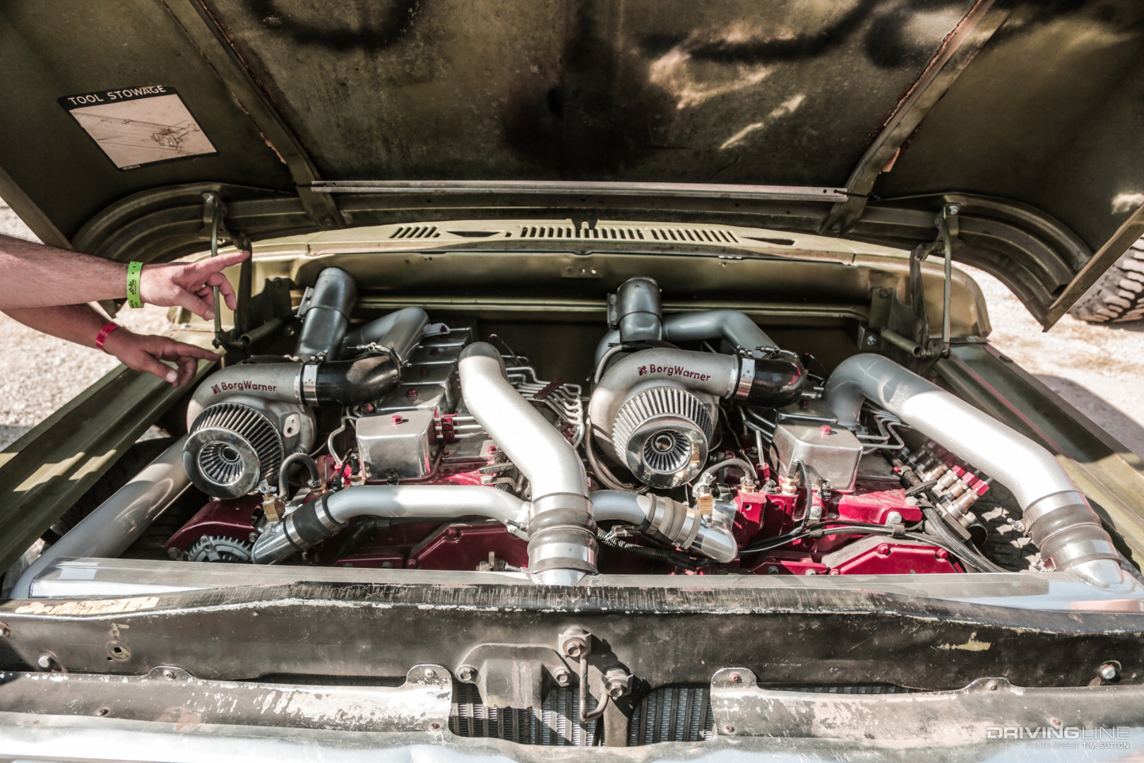 002-Twin-Cummins-Diesel-Dodge-Sweptline