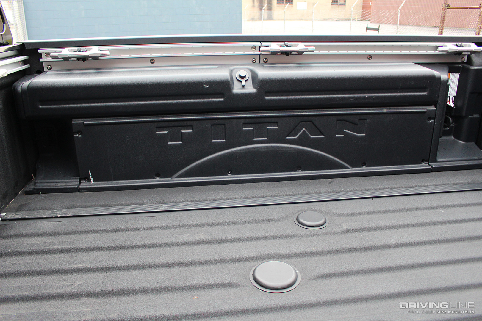 011-Nissan-Titan-Box