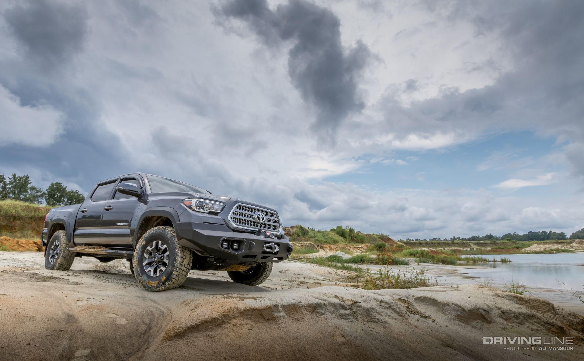 2017-toyota-tacoma-warn-ascent-bumpers-zeon-winch