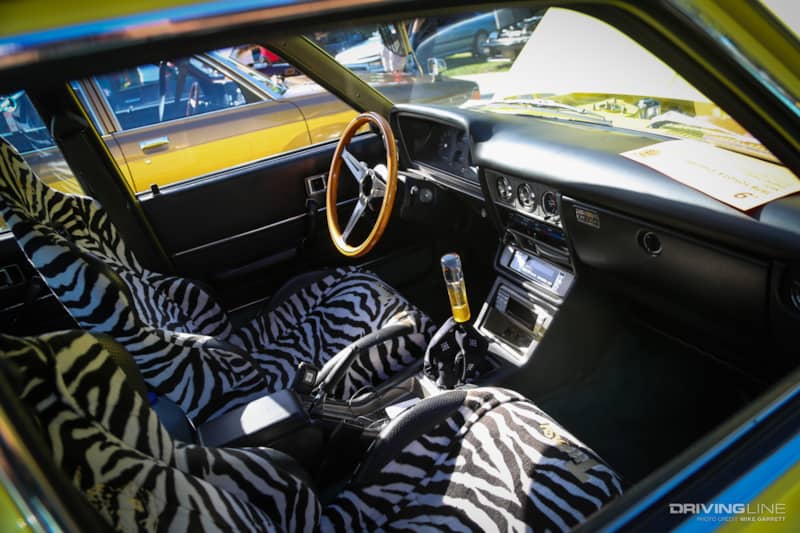'78 Cressida kyusha-styled interior with zebra-print bucket seats