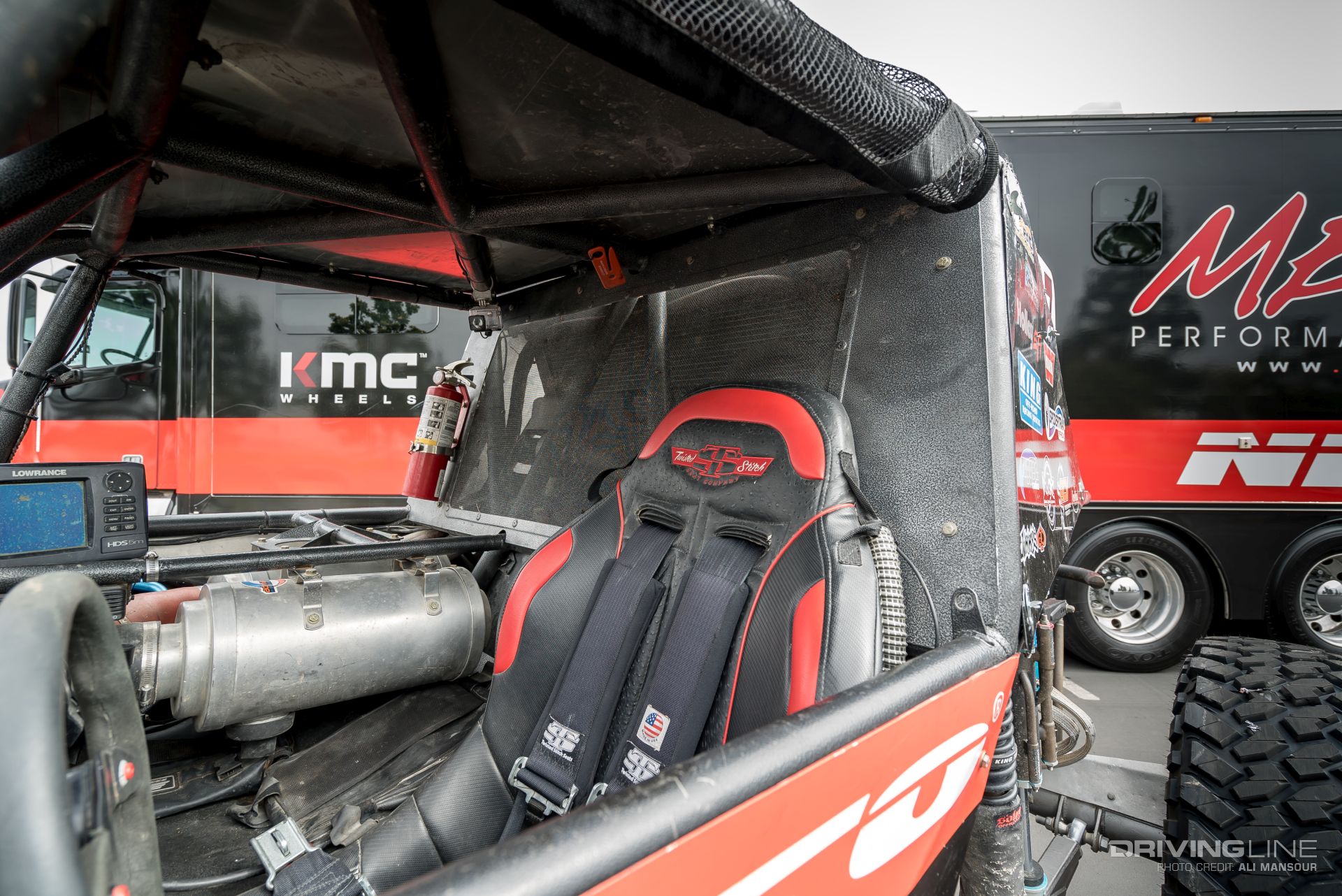 004-red-dragon-ultra-4-car-interior-twisted-stitch-suspension-seat