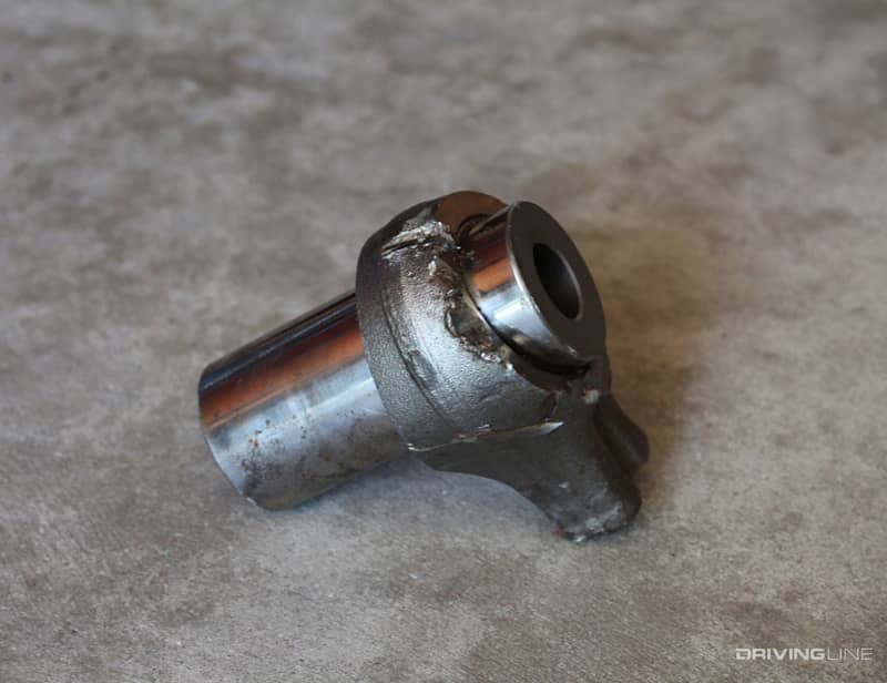 004-Cummins-Connecting-Rod-Wrist-Pin-Carnage