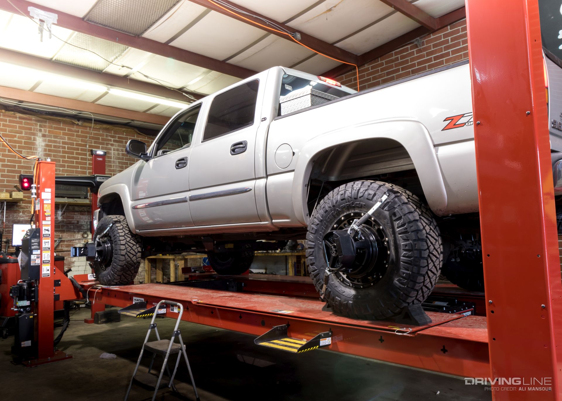 2006-GMC-Sierra-1500-skyjacker-lift-35-nitto-ridge-grapplers