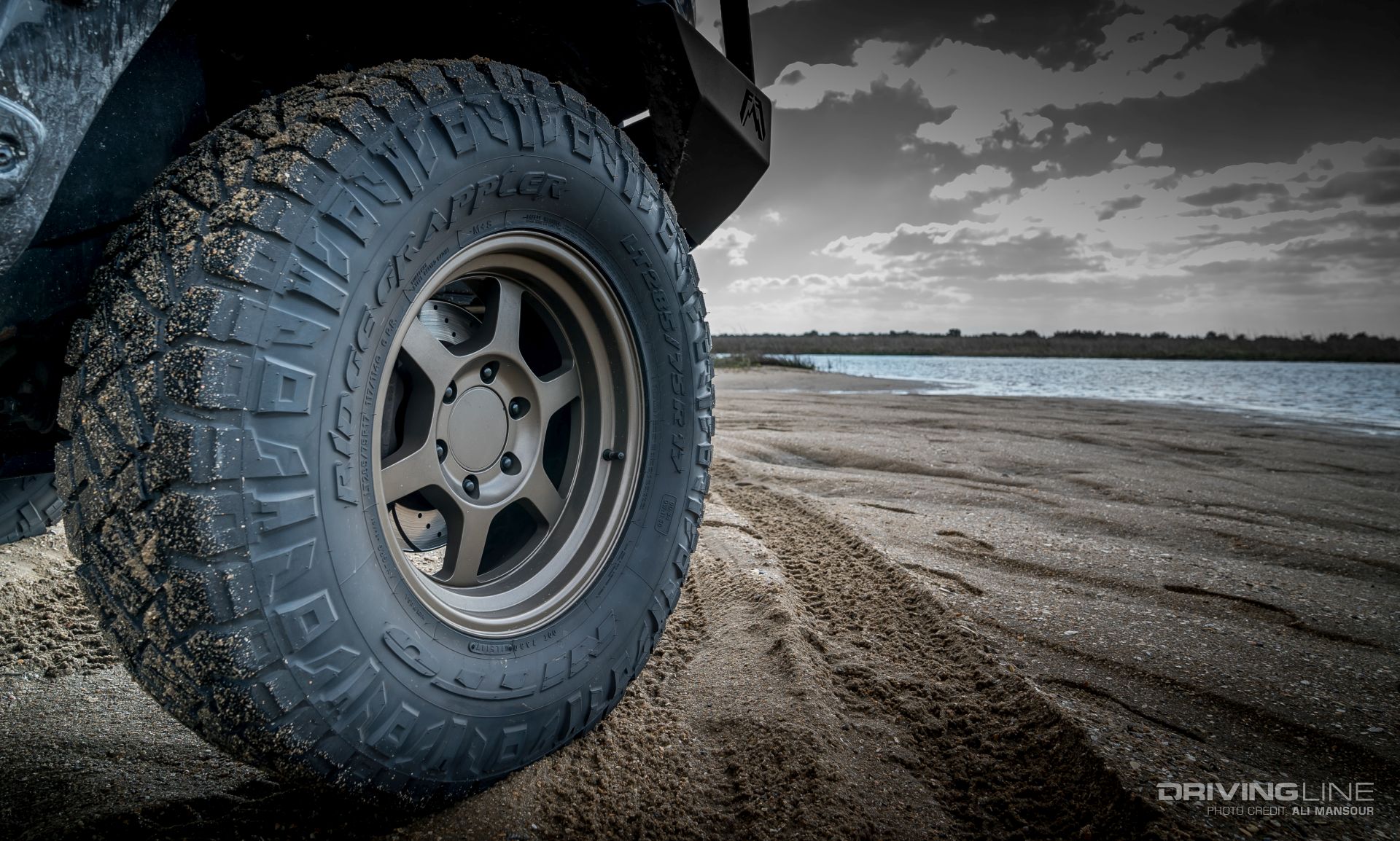 warn-vr10-s-winch-toyota-tacoma-fab-fours-winch-bumper-nitto-ridge-grappler