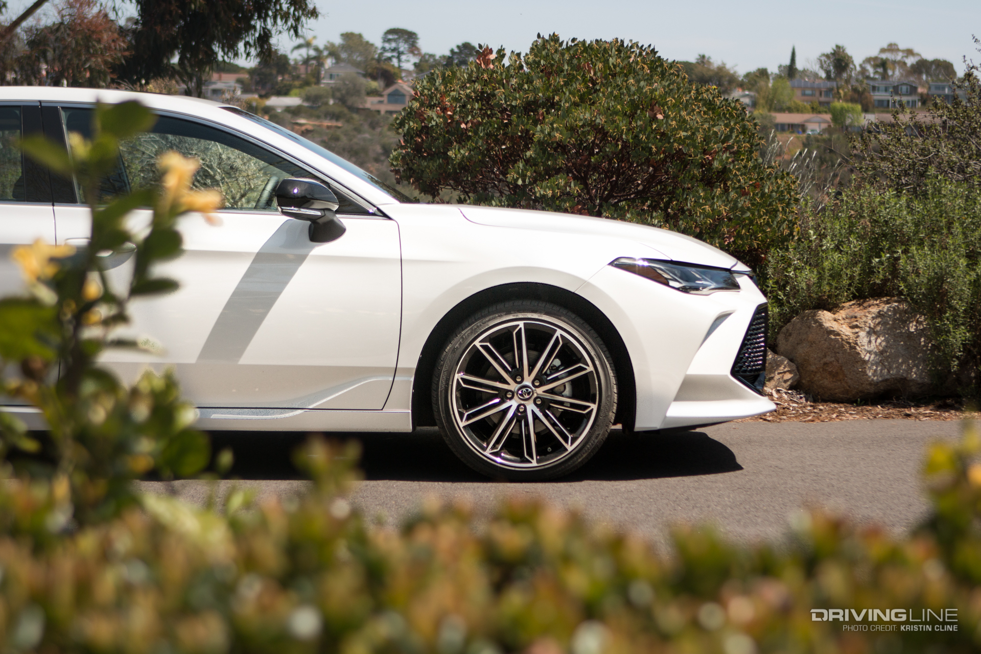 2019 Toyota Avalon side profile