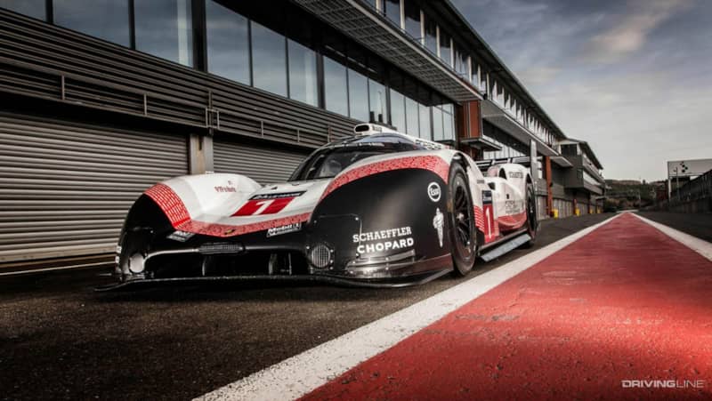 Porsche 919 EVO Tribute Garage Behind