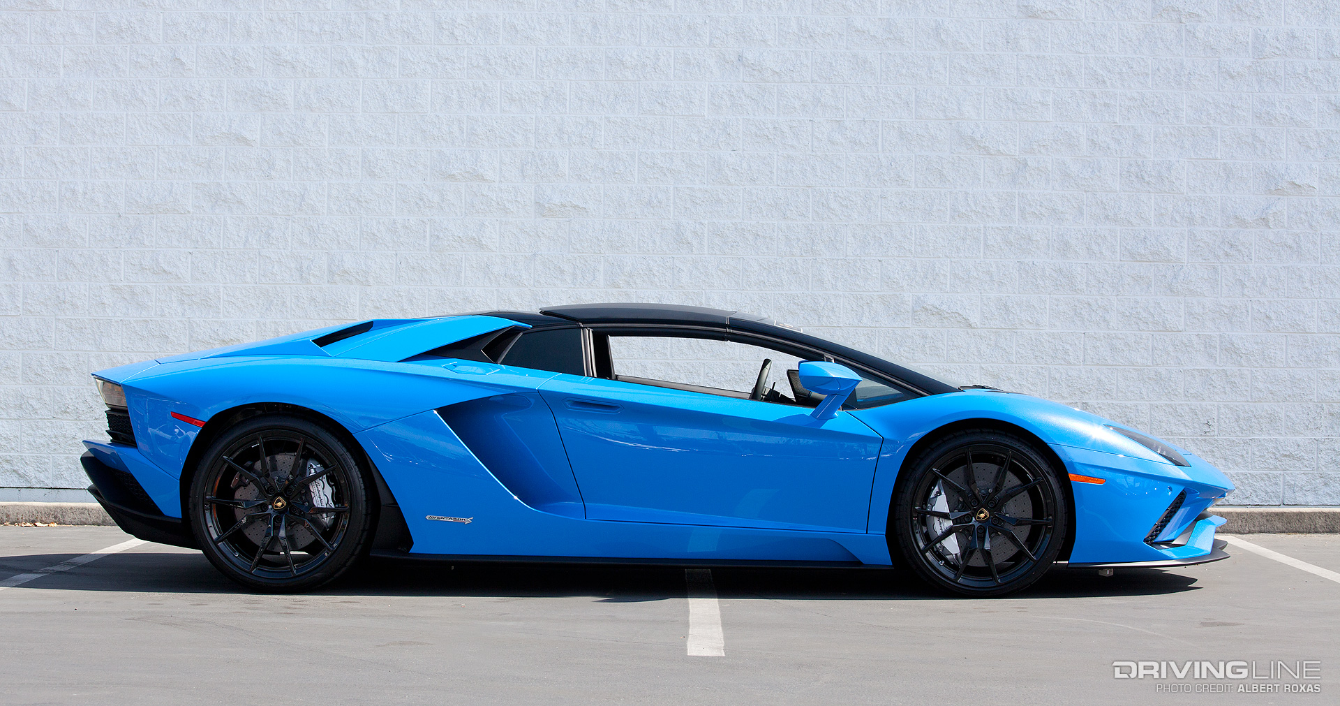 Lamborghini Aventador S Roadster Side