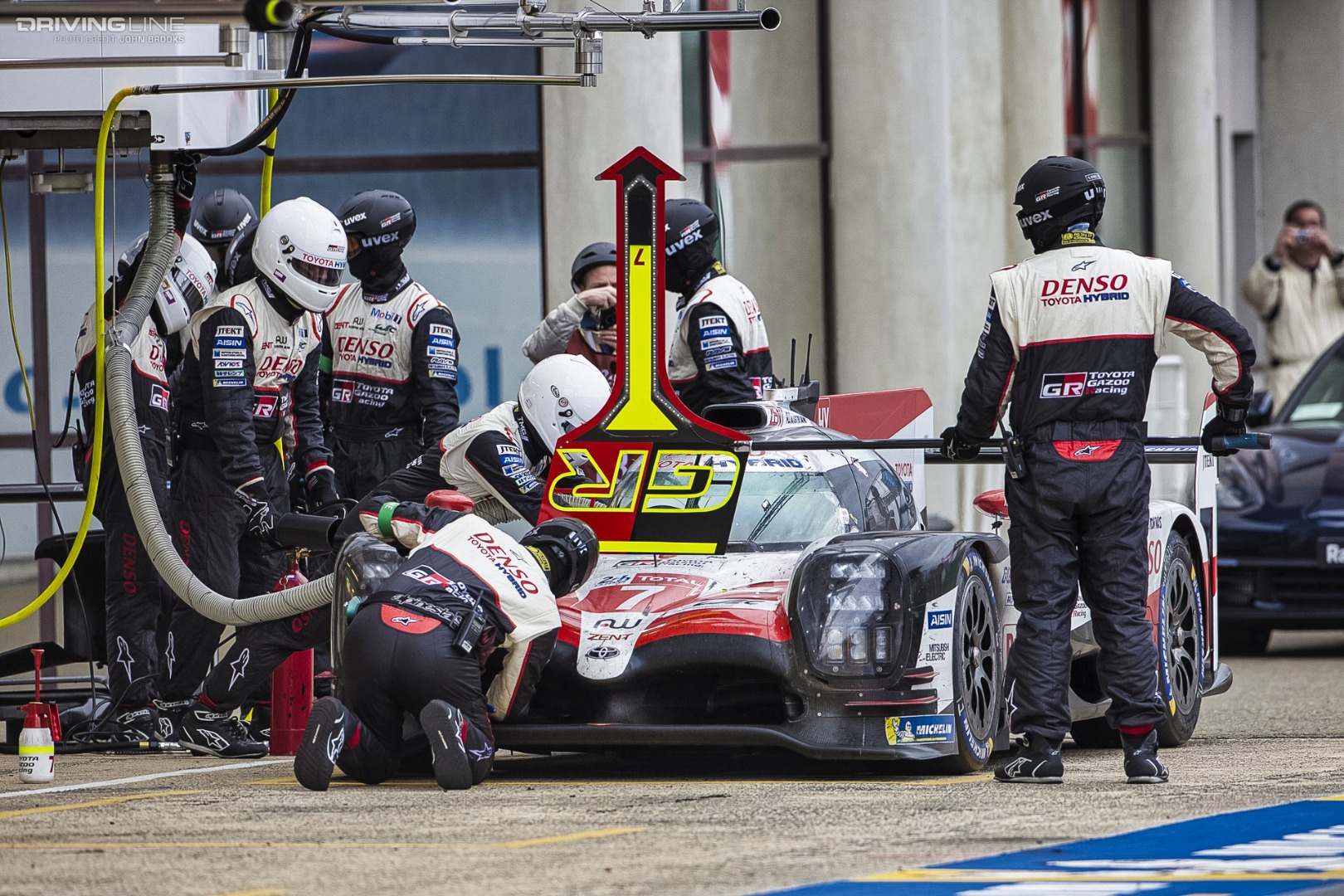 Toyota Le Mans #7 Pit Crew