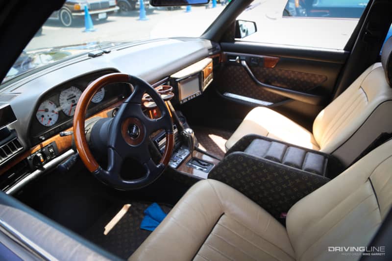 Showa W126 Interior