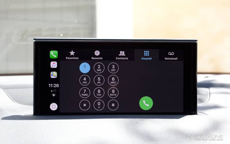 Apple CarPlay Dialing