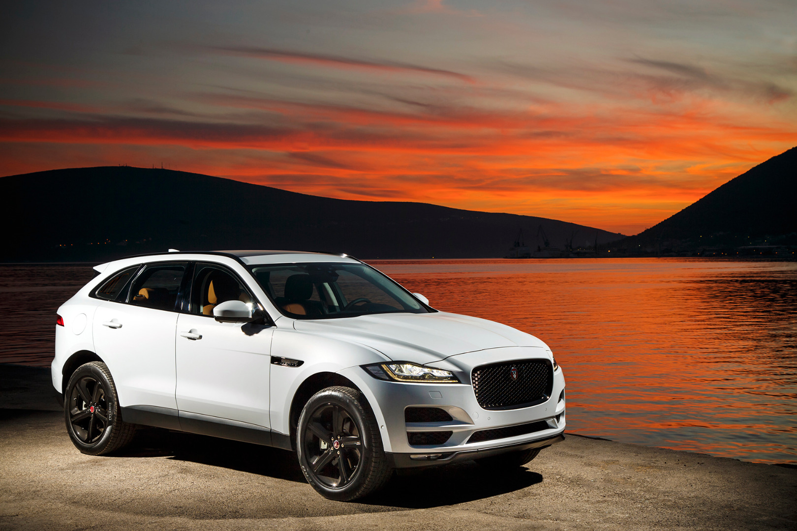 005-Jaguar-F-Pace-Luxury-Crossover-SUV