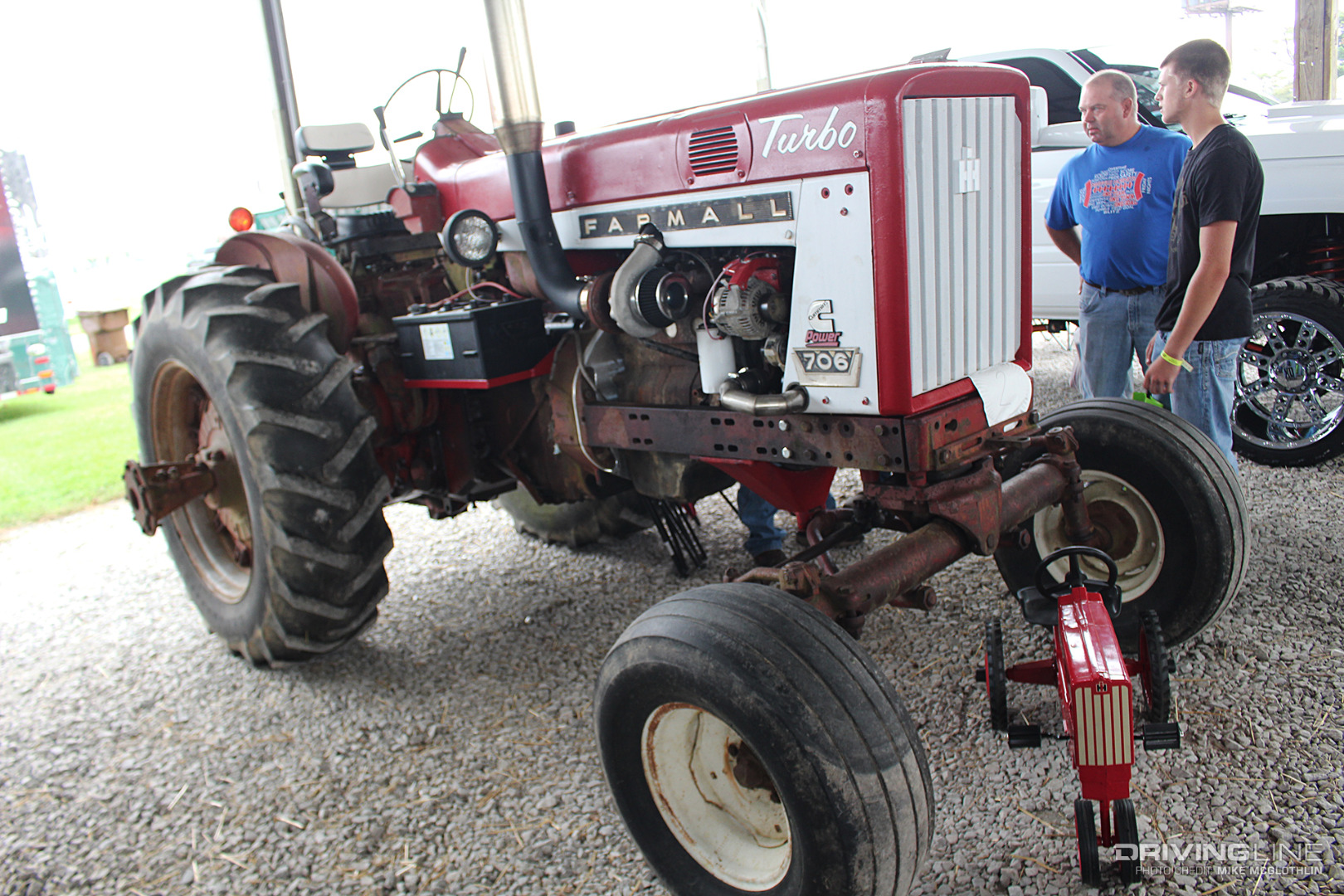001-International-Harvester-Farmall-706-Cummins
