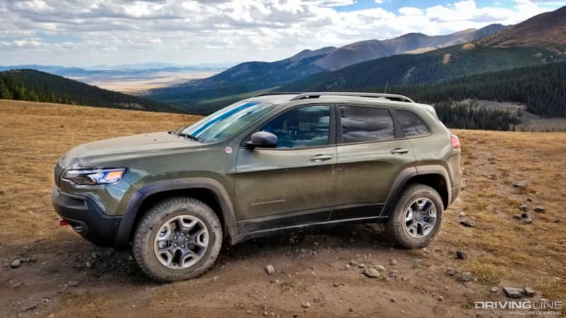 Jeep Cherokee Trailhawk side view