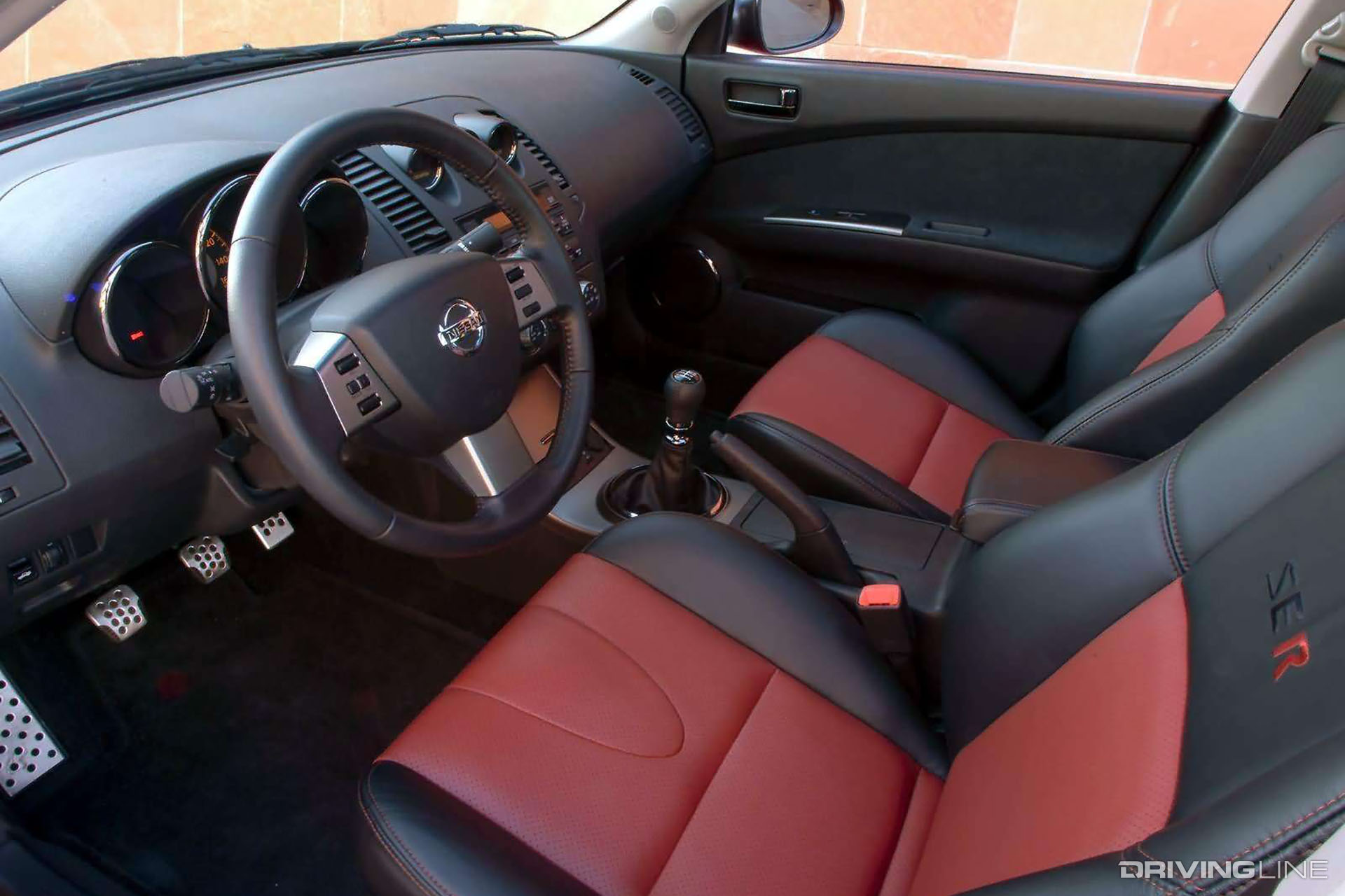 Nissan Altima SE-R Interior