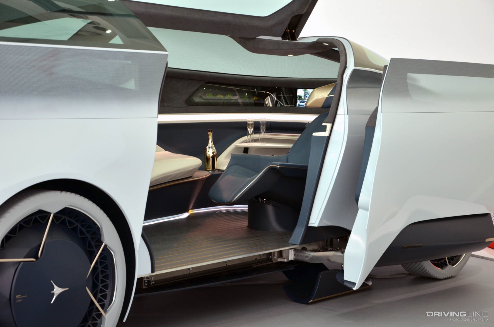 2018 LA Auto Show concepts Icona Nucleus interior