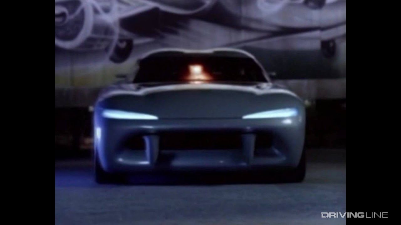 Dodge Viper Defender in pursuit mode with red light flashing.