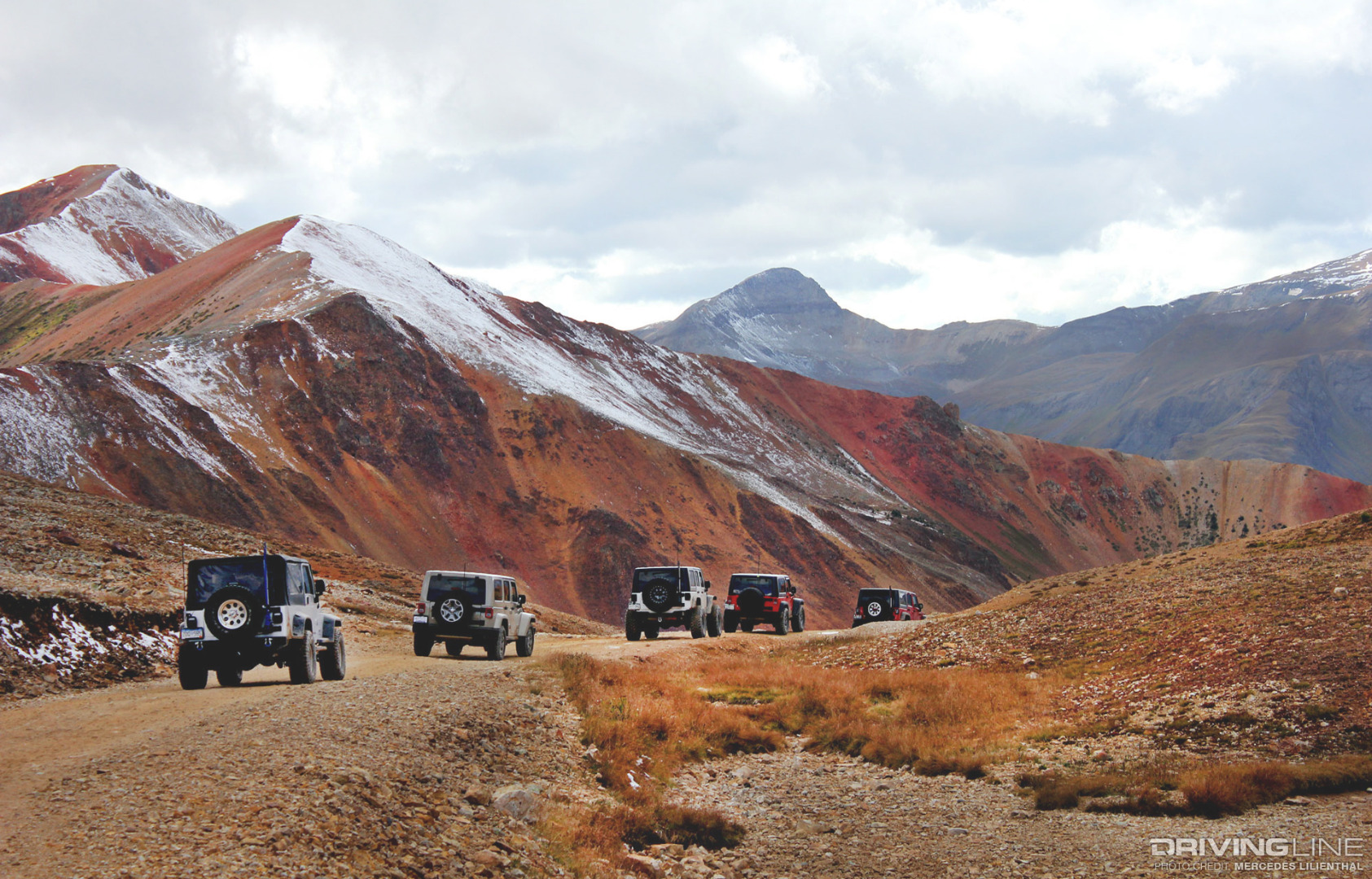 A multitude of Jeeps near Corkscrew Pass