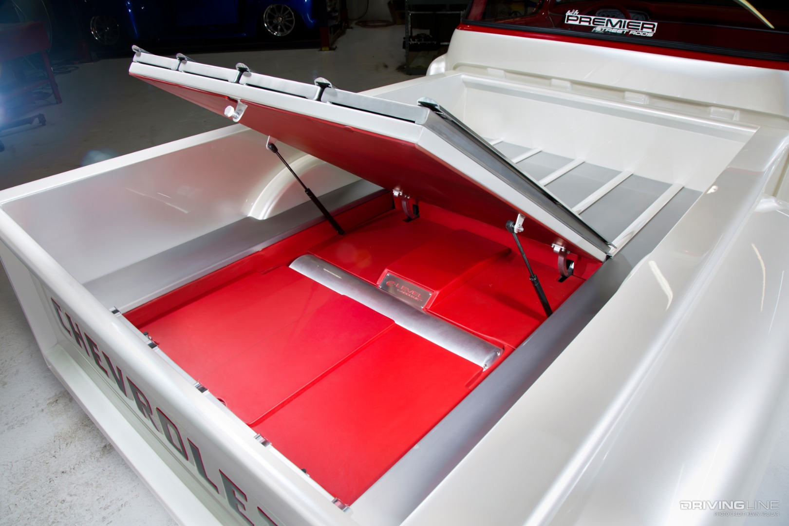 Snow White '57 Chevy Bed