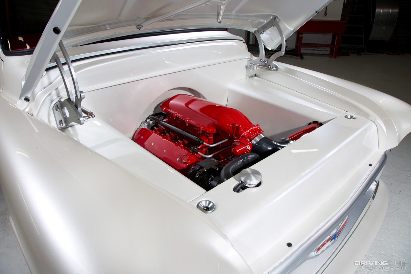 Snow White '57 Chevy LS3 Engine