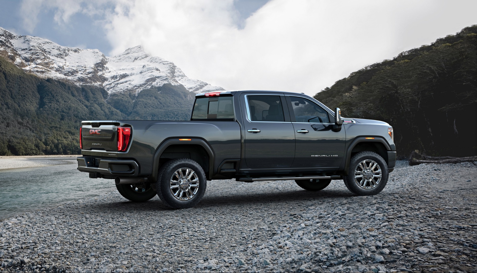 2020 GMC Sierra 2500 HD Denali Side