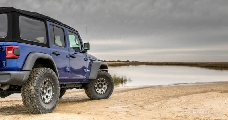 2018-jeep-wrangler-jl-sport-tuff-tailgate-lockbox-nitto-ridge-grappler beach