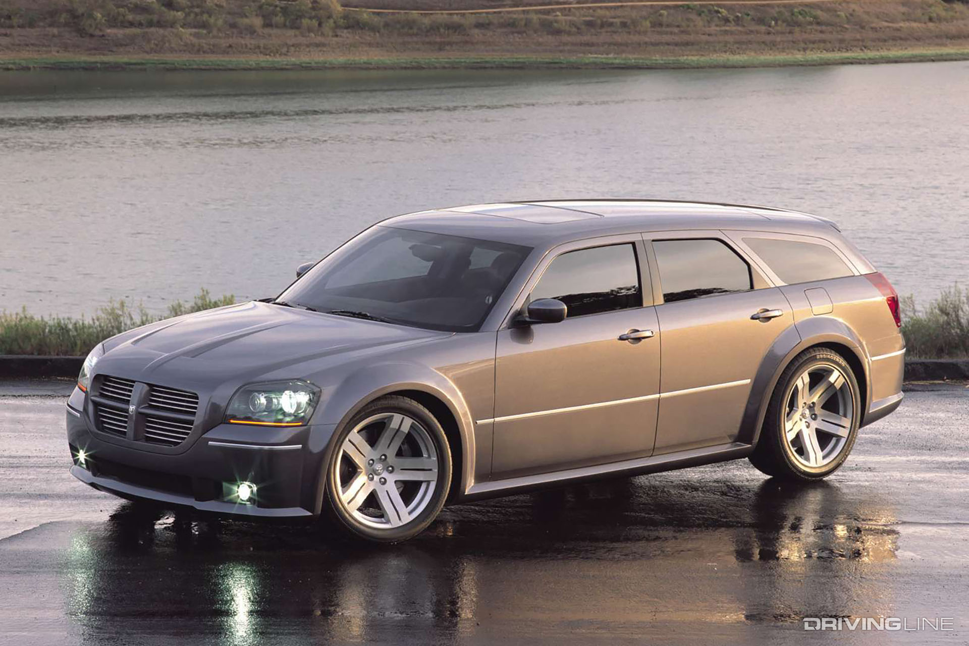 Dodge Magnum Silver River