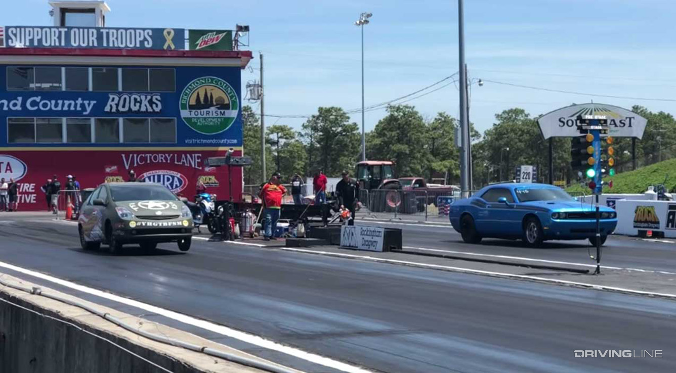 Hemi Prius vs Hellcat drag race