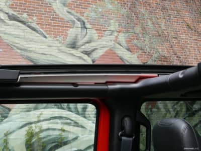2019 Jeep Wrangler JL Sahara Sky One-Touch Review | DrivingLine