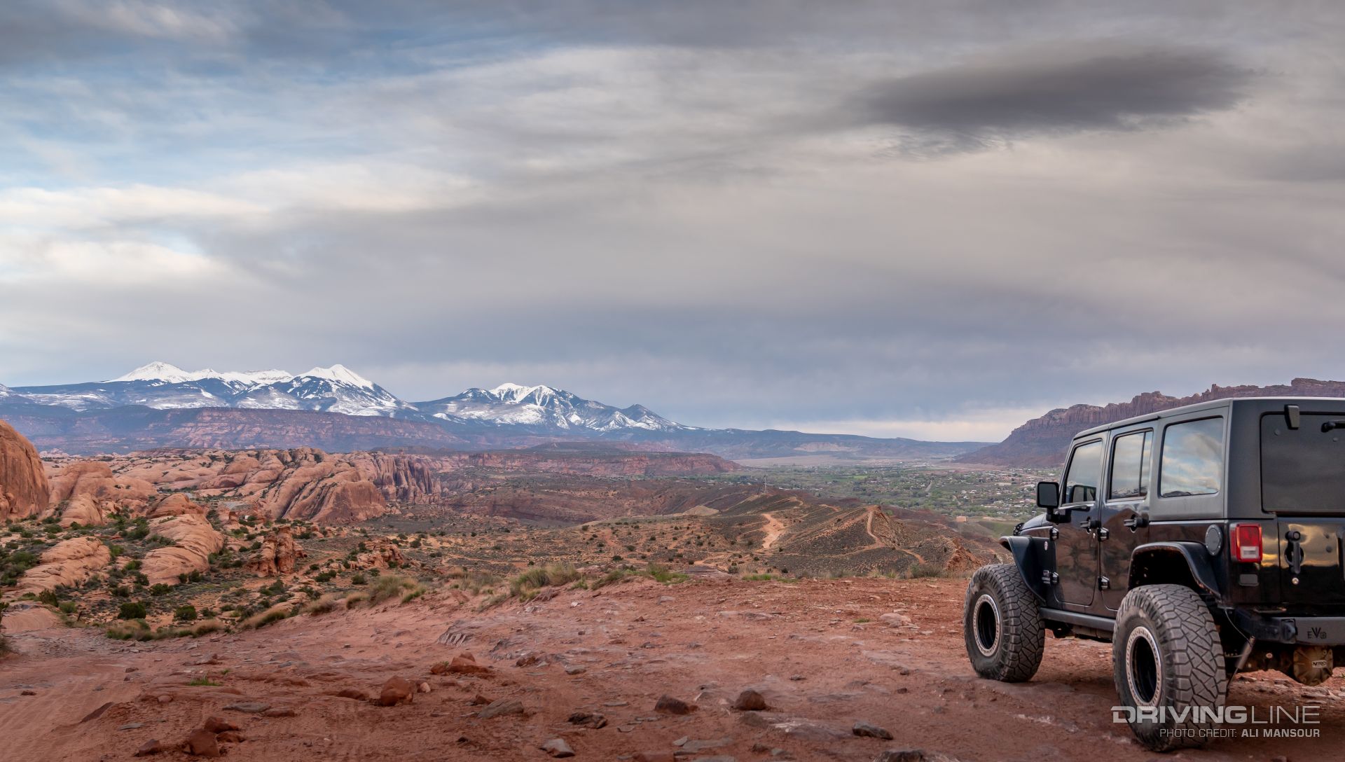 Jeep Wrangler JK next to a canyon