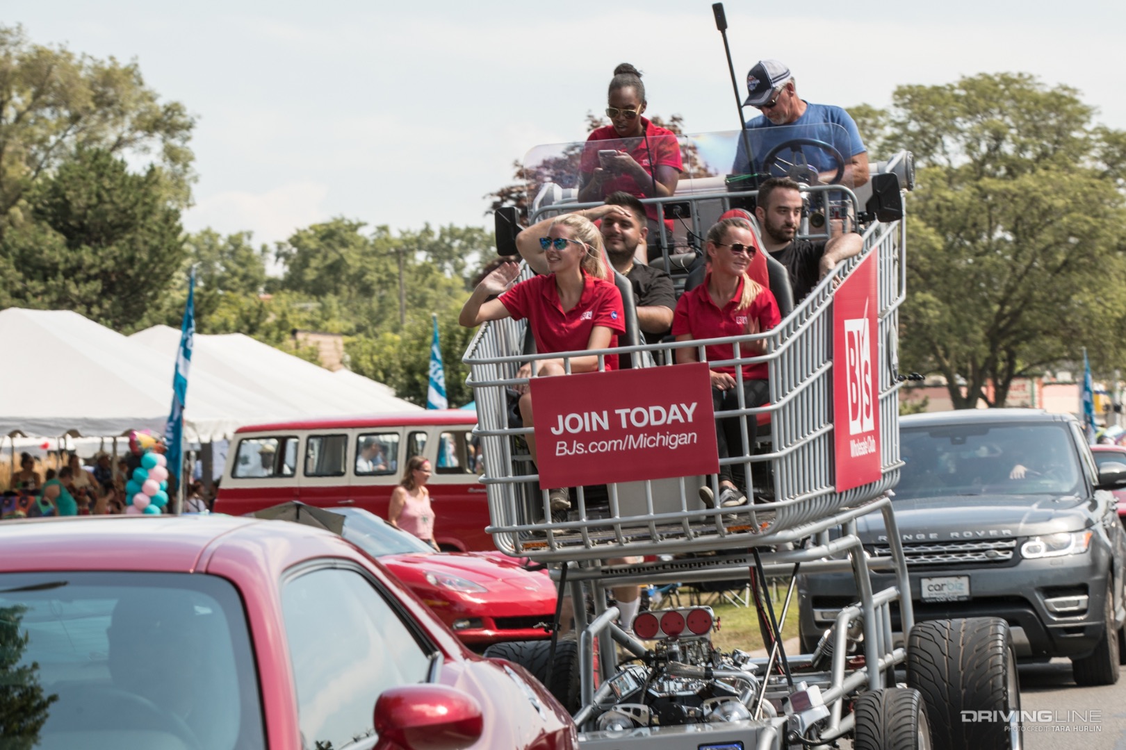 Motorized giant shopping cart cruising Woodward Avenue