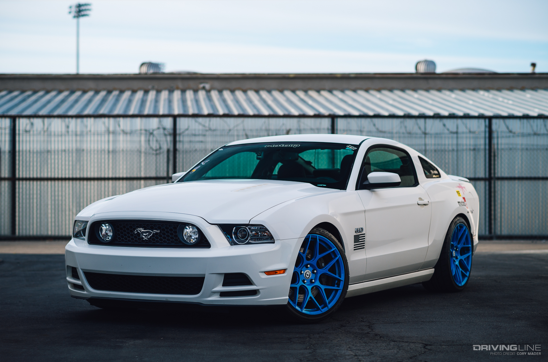 Ford Mustang S197 Nitto NT555 G2 Front 3/4