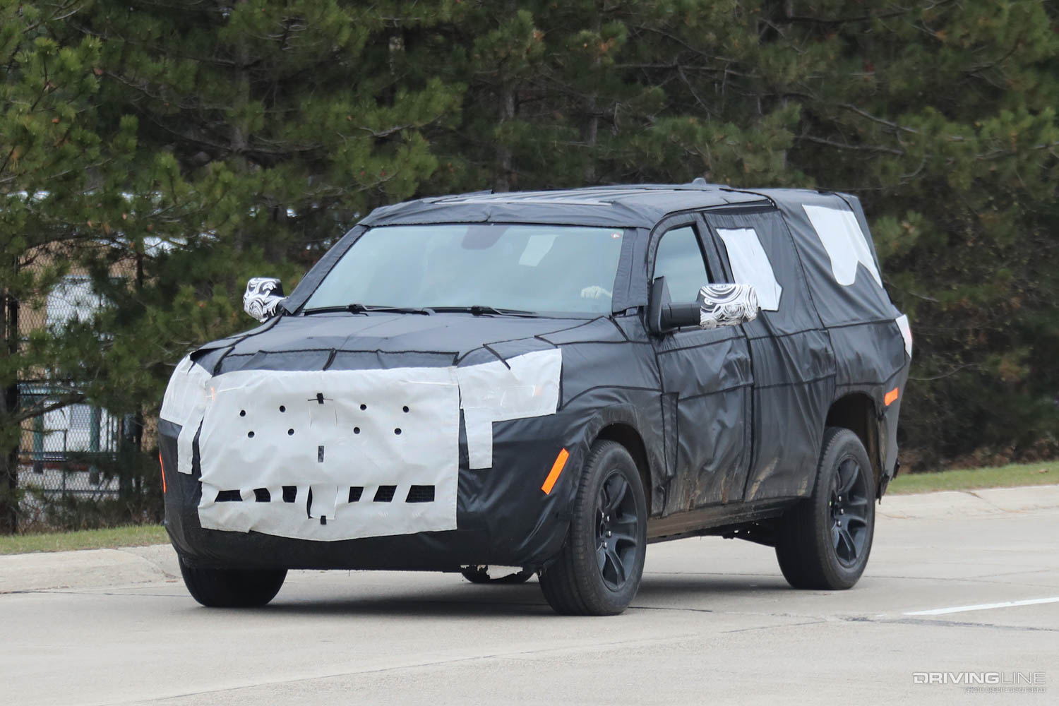 2021 Jeep Wagoneer front
