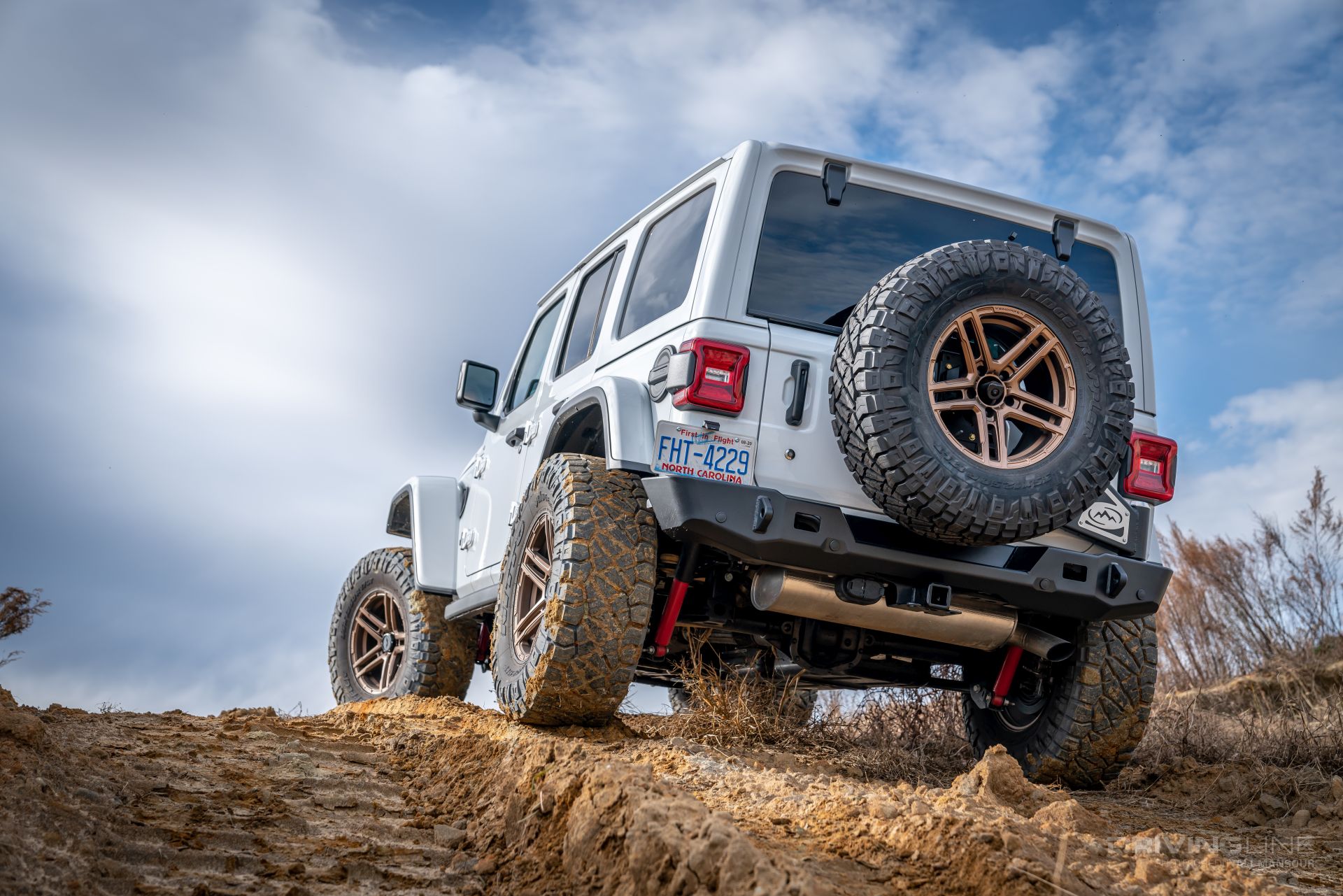 jeep-wrangler-JL-rear-tire-carrier-expedition-one