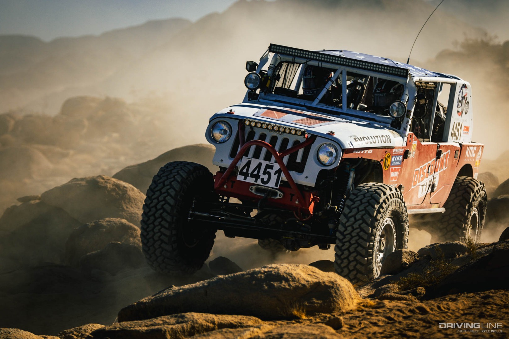 Mel Wade racing in EVO1 through the rocks