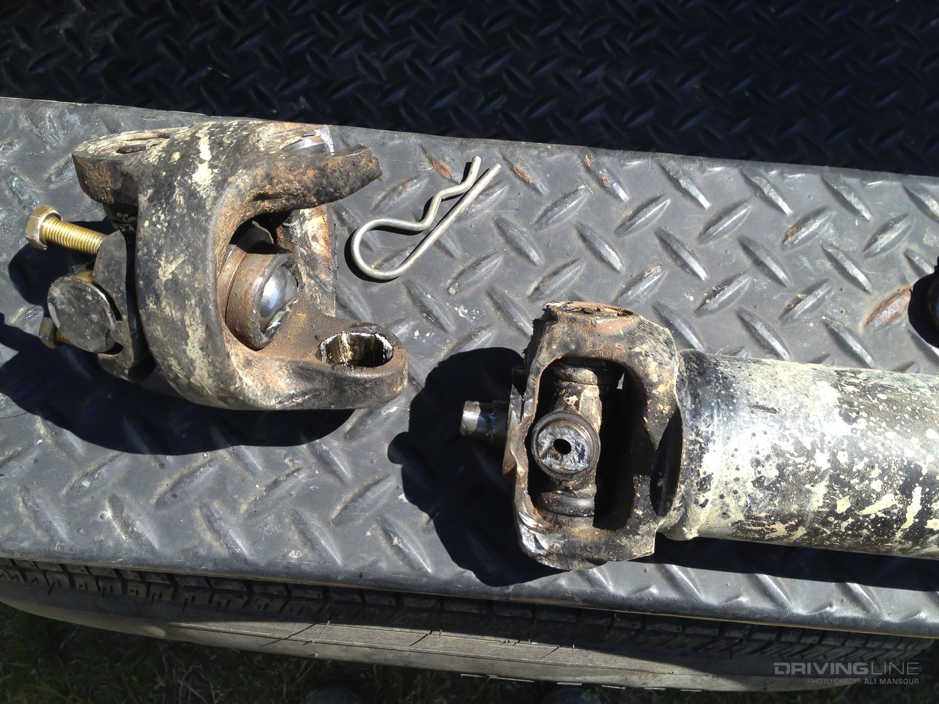 broken 1310 u joint jk driveshaft