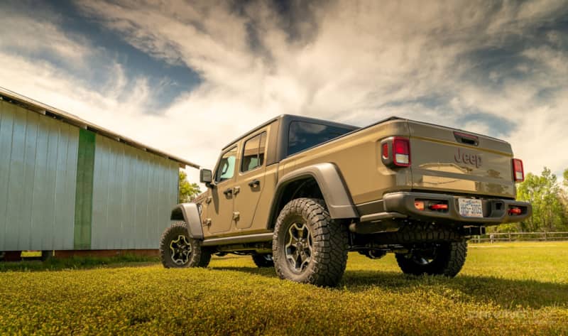 2020 Jeep Gladiator Rubicon 35s no lift nitto ridge grappler gator color