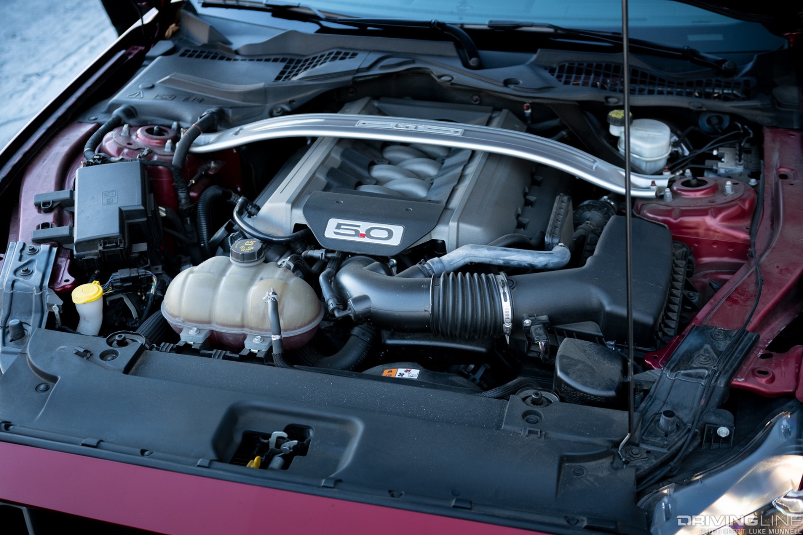 5.0 L V8 engine in Mustang GT