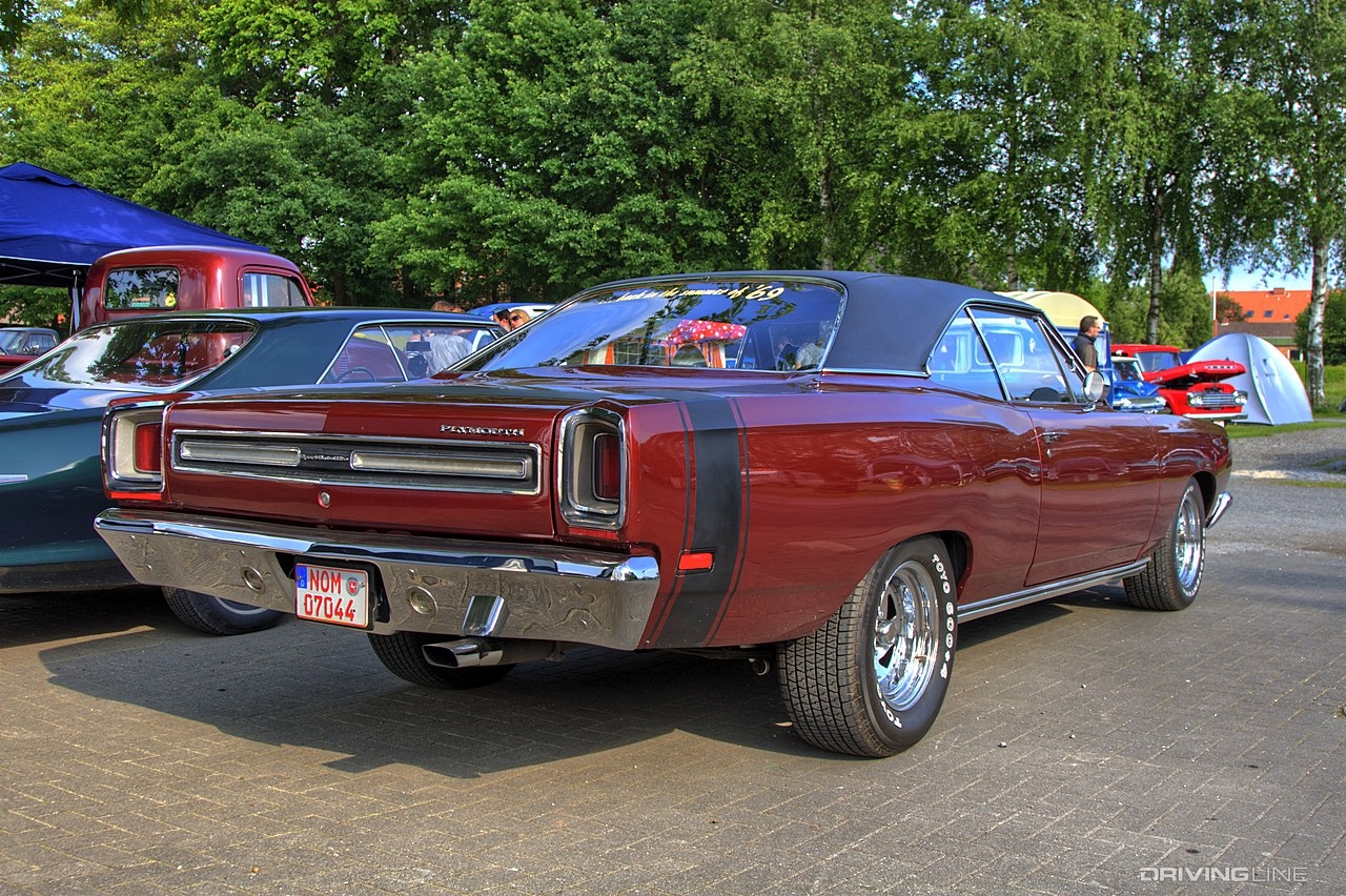 Plymouth Sport Satellite