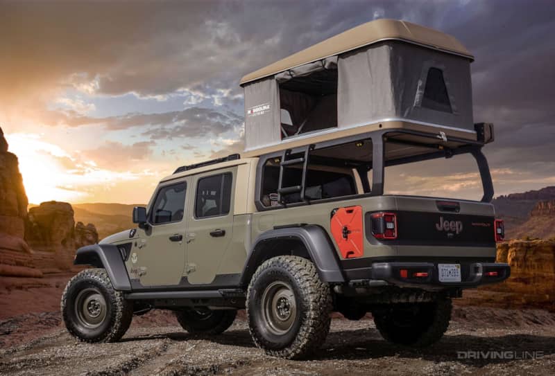 Jeep Wayout Gladiator camping setup