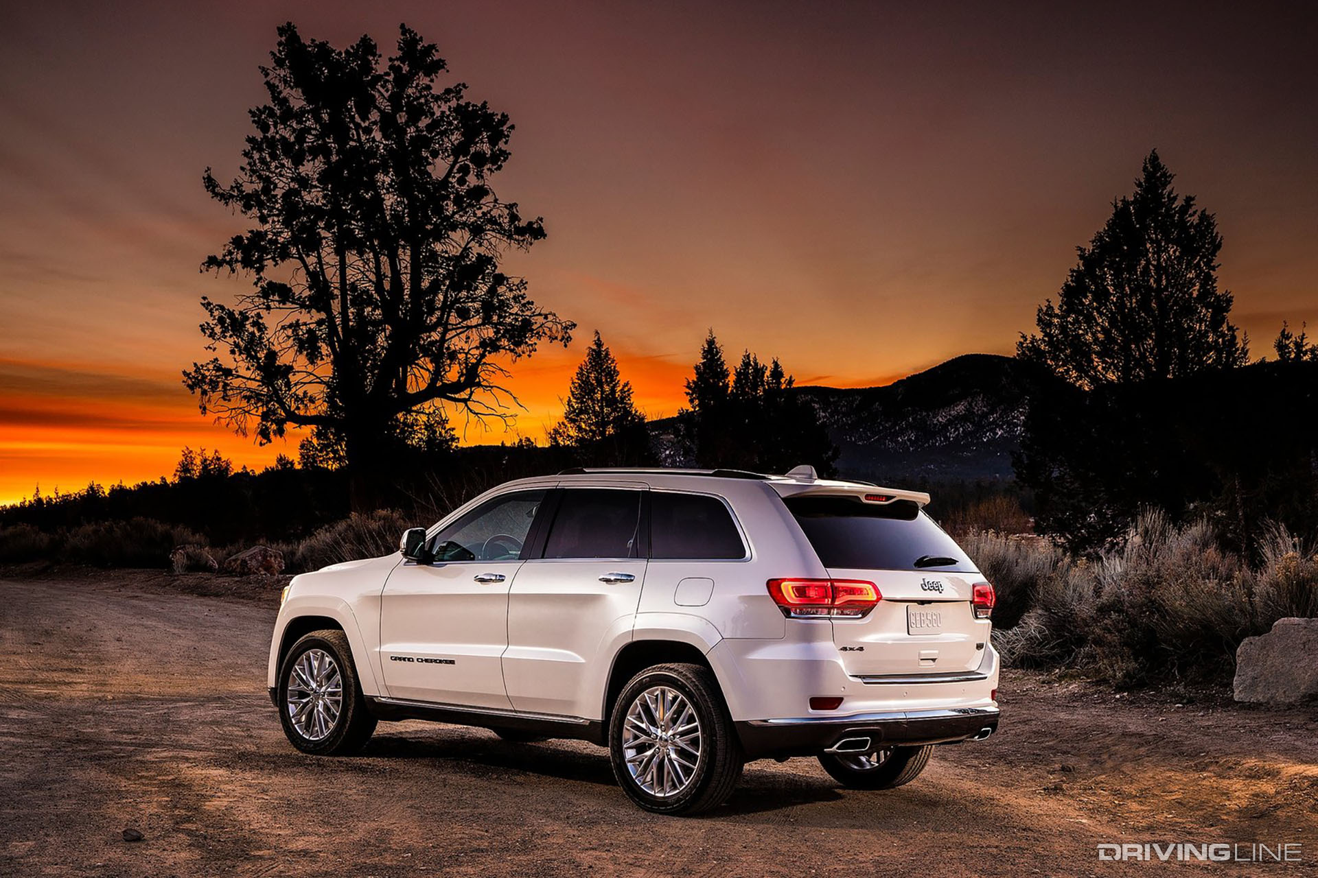 2017 Jeep Grand Cherokee White Rear View