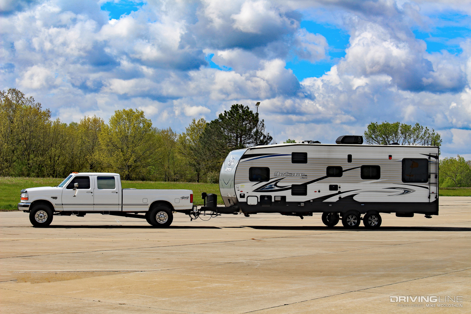 Ford F-350 Towing Toy Hauler