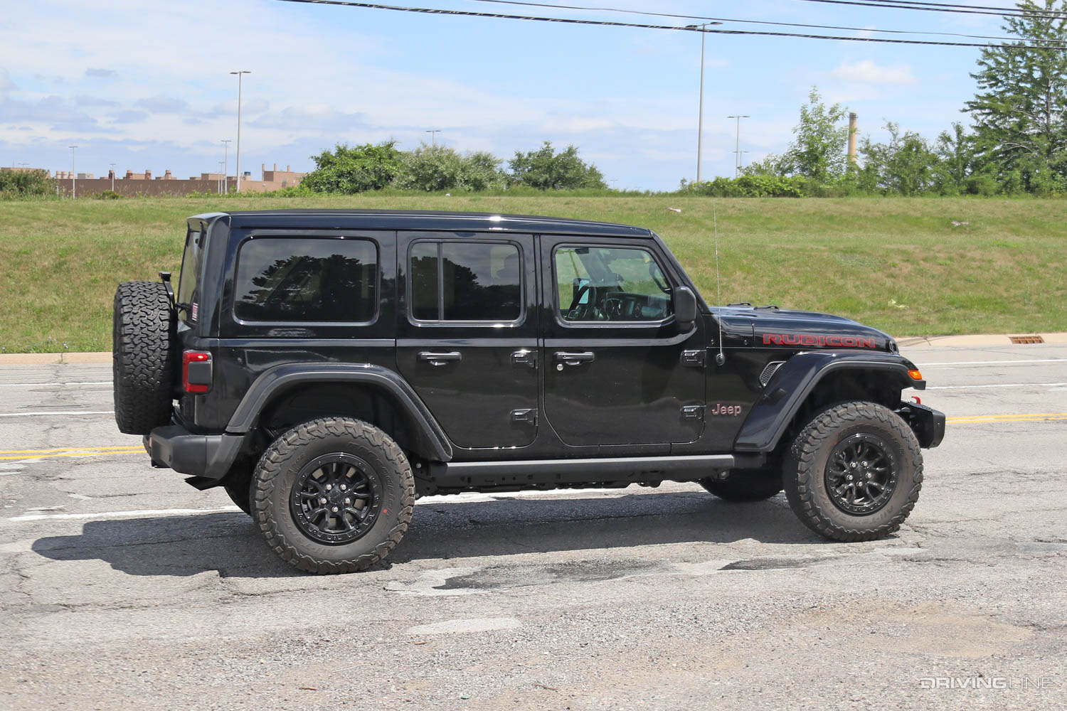 Jeep Wrangler 392 V8 concept spy photos side profile