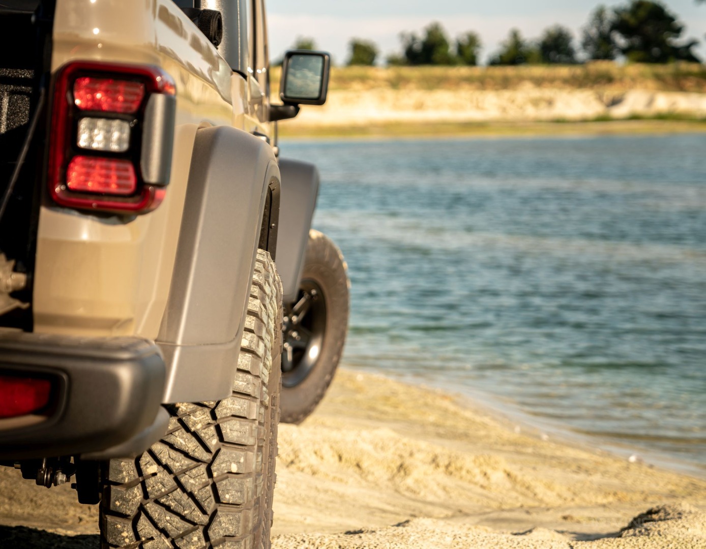 2020 Jeep Gladiator Rubicon 35 no lift aev pintler wheels nitto ridge grappler