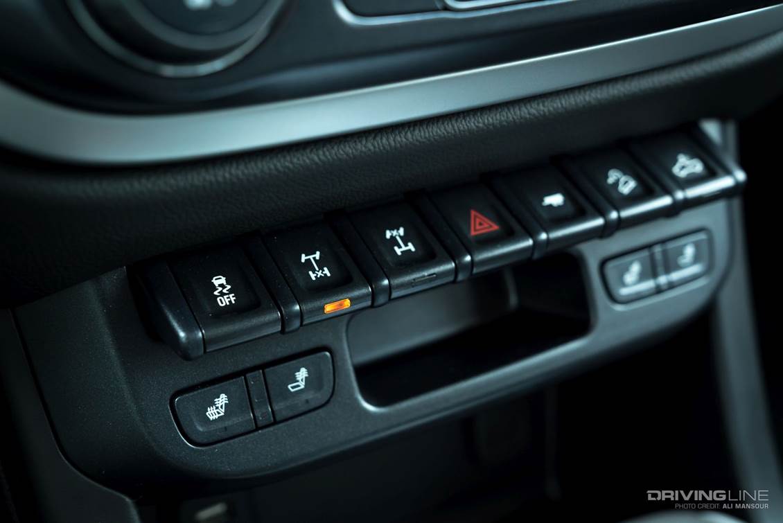 Chevrolet Colorado locking differential buttons