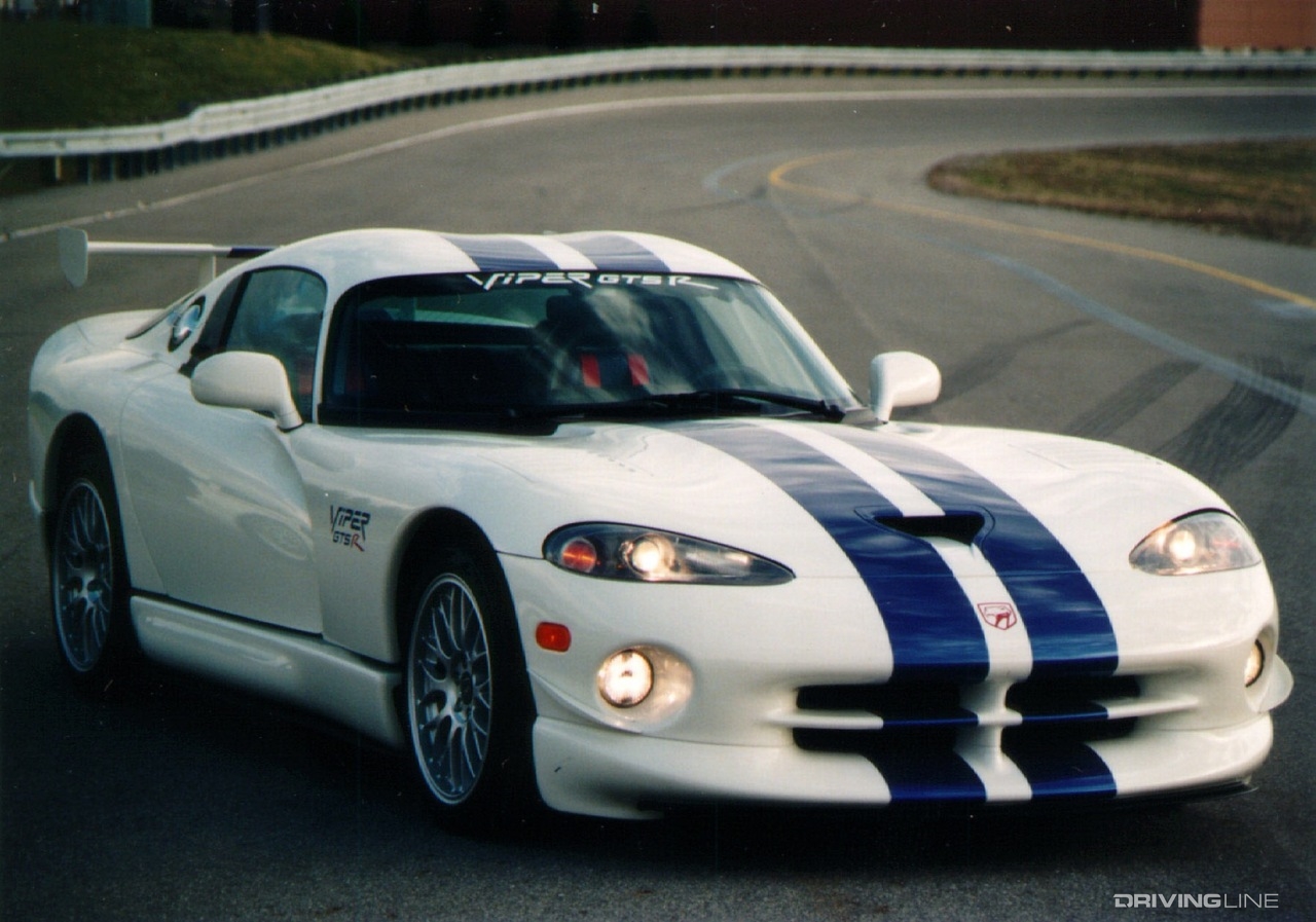 1998 Dodge Viper GT2 Championship Edition front view