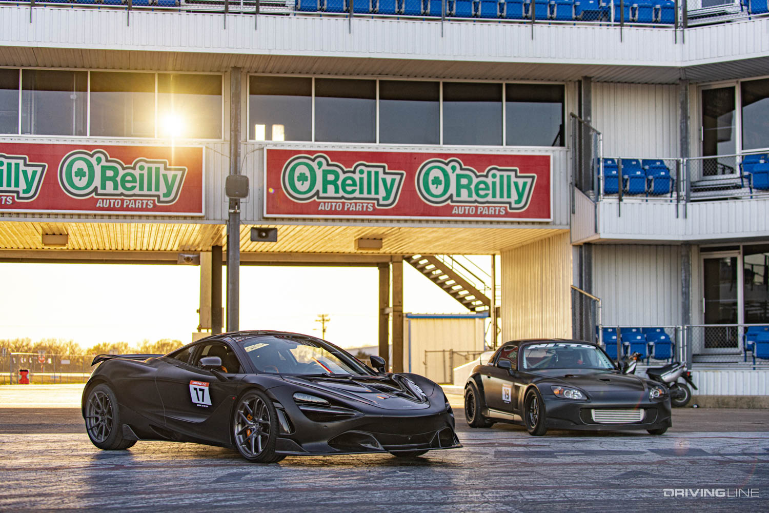 Mclaren 720S vs Honda S2000 drag race